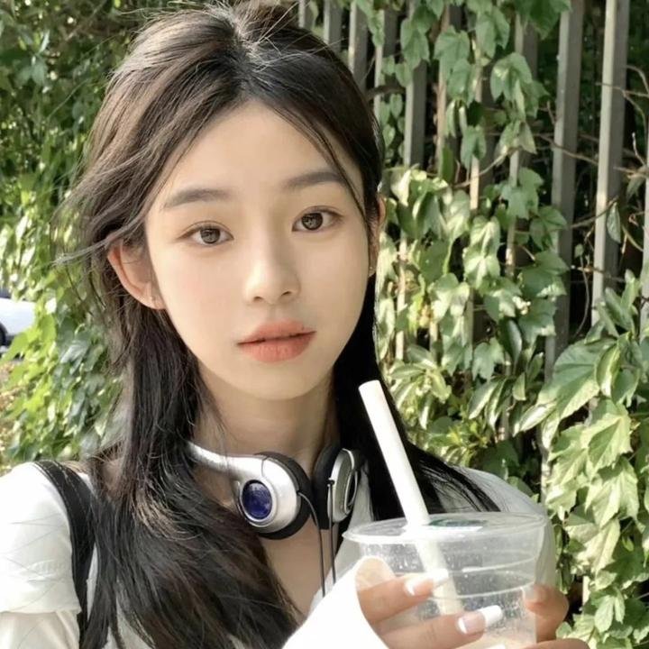 捷运上的女孩